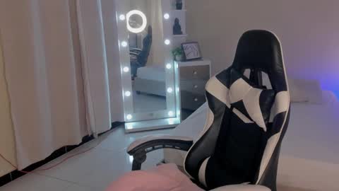 leahaltomm online show from 02/26/25, 08:33