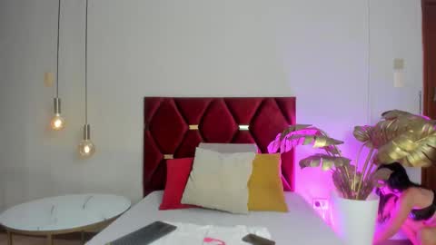 Snapshot of leahcaarter chatting on 09/08/25, 06:07 Leah Carter online show from 09/08/25, 06:07