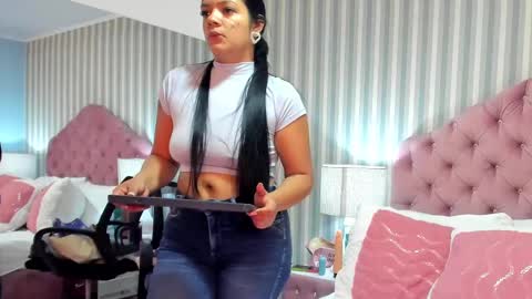 Leah Fontana online show from 01/31/25, 08:12