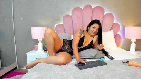 Leah Fontana online show from 02/07/25, 03:41