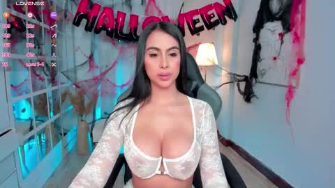 Leah Jones online show from 10/11/25, 02:04