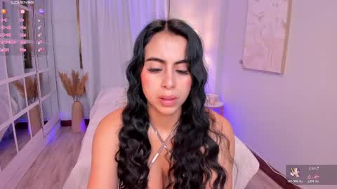 Snapshot of leahjones_ chatting on 05/10/26, 09:58 Leah Jones online show from 05/10/26, 09:58