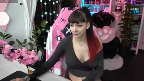 Snapshot of leahobscure chatting on 02/27/25, 08:53 Leah online show from 02/27/25, 08:53