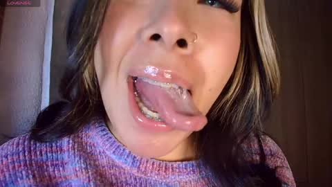 Snapshot of leahtemptation chatting on 04/18/26, 09:02 leah online show from 04/18/26, 09:02