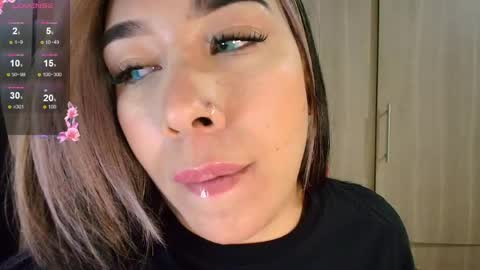 Snapshot of leahtemptation chatting on 05/09/26, 01:22 leah online show from 05/09/26, 01:22