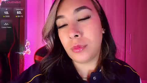 Snapshot of leahtemptation chatting on 06/29/26, 07:25 leah online show from 06/29/26, 07:25