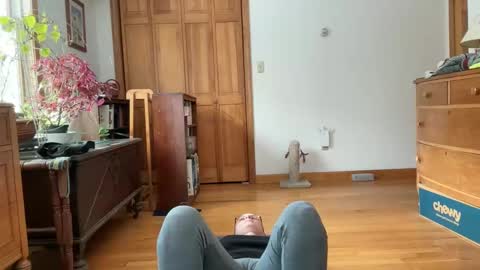 Lee online show from 02/09/25, 03:45