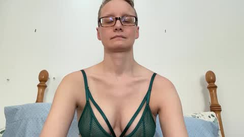 Lee online show from 02/26/25, 03:08