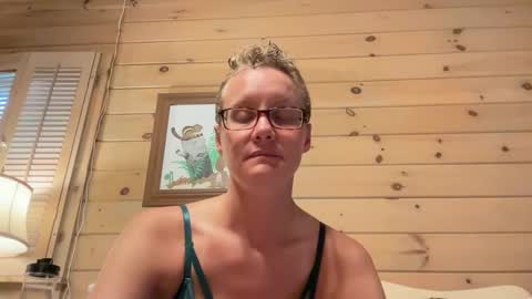 Lee online show from 10/04/25, 09:02