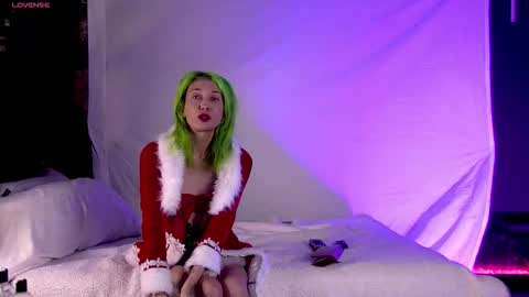 Snapshot of lealalane chatting on 12/14/25, 11:09 Aspen Snow online show from 12/14/25, 11:09