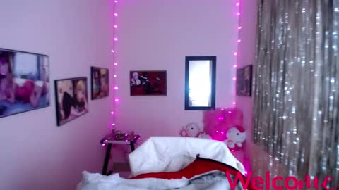 Leandra online show from 02/14/25, 12:14