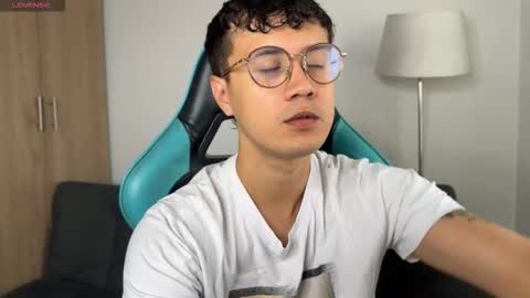 leaneseb online show from 03/08/26, 06:55