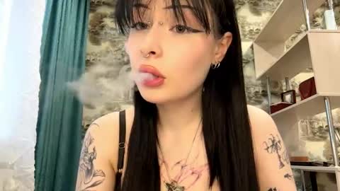 Snapshot of leanorabollman chatting on 04/17/26, 03:15 Kiki online show from 04/17/26, 03:15