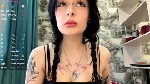 Snapshot of leanorabollman chatting on 04/22/26, 03:35 Kiki online show from 04/22/26, 03:35