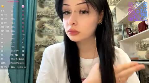 Snapshot of leanorabollman chatting on 05/09/26, 03:17 Kiki online show from 05/09/26, 03:17
