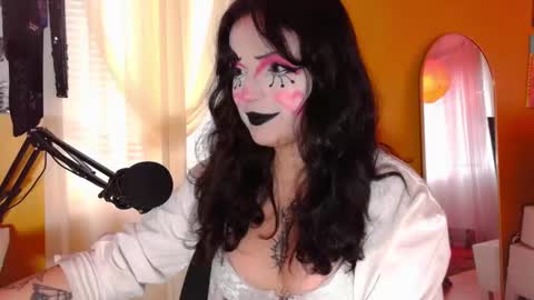 Snapshot of learaypie chatting on 10/16/25, 07:26 Lea Ray Pie online show from 10/16/25, 07:26