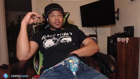 Learoy online show from 02/19/25, 04:01