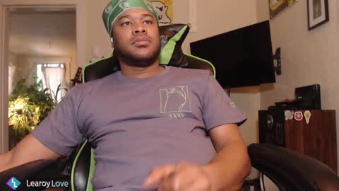 Learoy online show from 02/19/25, 04:22