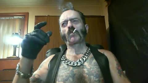 leathergreaser online show from 03/05/25, 08:32
