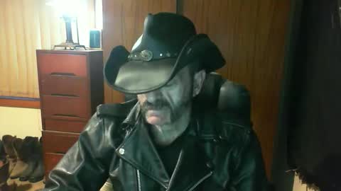 leathergreaser online show from 04/15/26, 07:58
