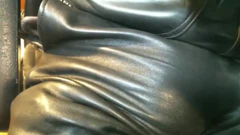 Leathermotocross online show from 02/10/26, 03:49