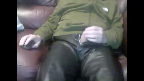 leatherpants68 online show from 10/01/25, 07:53