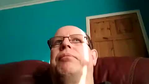 leatherpants68 online show from 12/03/25, 12:47