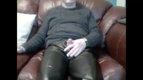 leatherpants68 online show from 02/22/26, 07:56