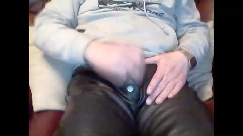 leatherpants68 online show from 03/12/26, 10:27