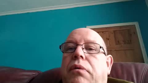 leatherpants68 online show from 04/28/26, 08:41