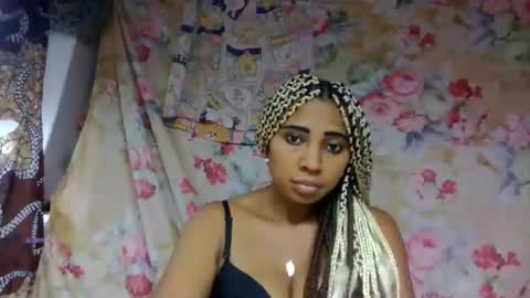 leatianaa online show from 05/25/26, 12:27