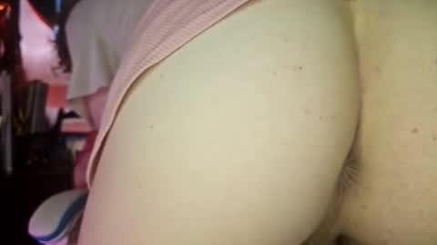 LeaVibing online show from 04/23/26, 07:38