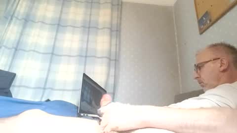 lechertachatte4444 online show from 09/15/25, 12:21