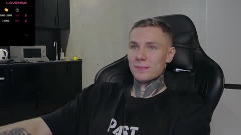 Snapshot of lechery_boy chatting on 12/10/24, 06:38 Lechery boy online show from 12/10/24, 06:38