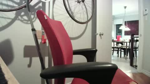 LeDoc  online show from 10/09/25, 02:20