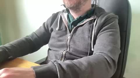 lee_8891 online show from 06/08/26, 11:32