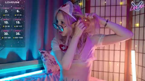 Snapshot of lee_ex chatting on 09/30/25, 07:13 Lee ex online show from 09/30/25, 07:13