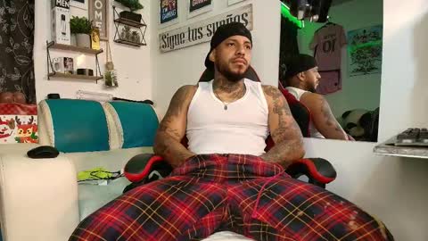 leenar_key online show from 11/29/25, 02:42