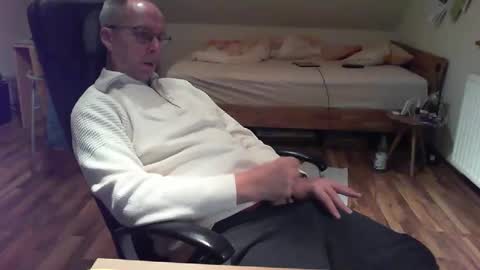 Dave online show from 01/18/25, 04:10