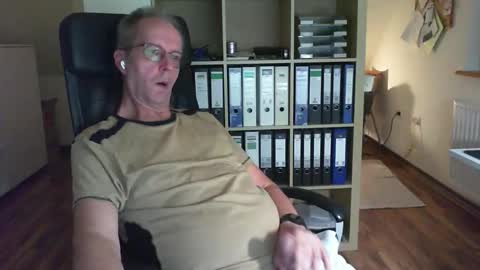 Dave online show from 09/22/25, 10:34