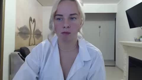 leggywily25 online show from 09/25/25, 10:19