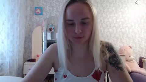 leggywily25 online show from 10/23/25, 10:14