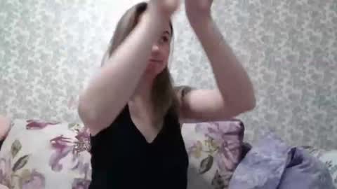 leggywily25 online show from 02/03/26, 06:40