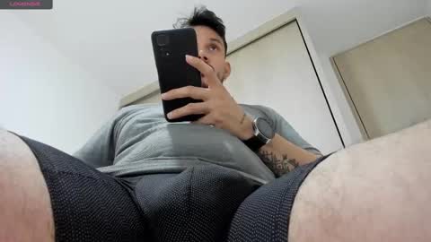 Snapshot of legolas_15 chatting on 02/17/25, 12:32 Alejandro online show from 02/17/25, 12:32