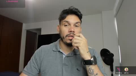 Snapshot of legolas_15 chatting on 02/23/25, 01:32 Alejandro online show from 02/23/25, 01:32