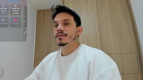 Snapshot of legolas_15 chatting on 11/30/25, 07:56 Alejandro online show from 11/30/25, 07:56