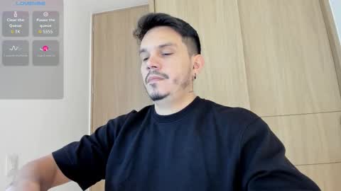 Snapshot of legolas_15 chatting on 12/13/25, 08:25 Alejandro online show from 12/13/25, 08:25