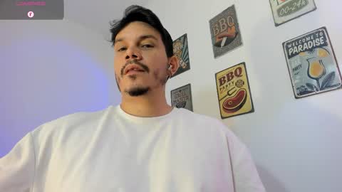 Snapshot of legolas_15 chatting on 02/03/26, 12:43 Alejandro online show from 02/03/26, 12:43