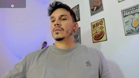 Snapshot of legolas_15 chatting on 02/05/26, 02:49 Alejandro online show from 02/05/26, 02:49