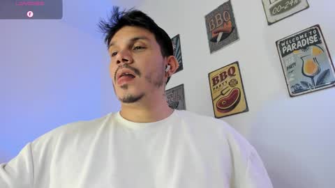 Snapshot of legolas_15 chatting on 02/22/26, 01:40 Alejandro online show from 02/22/26, 01:40